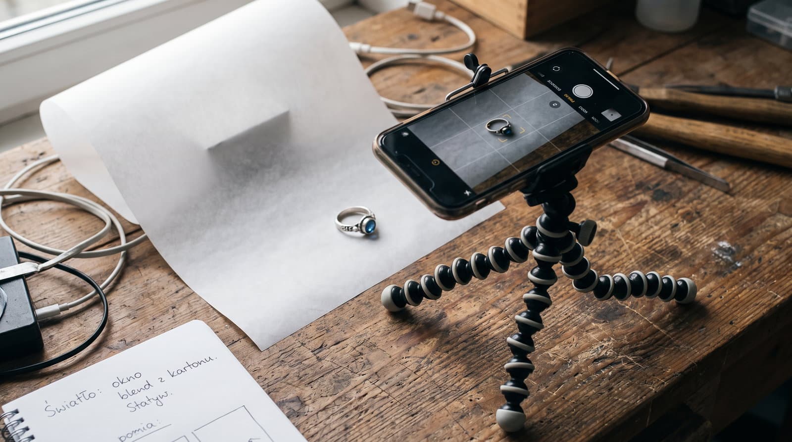Jak fotografować biżuterię z telefonu? Poradnik dla rękodzielników